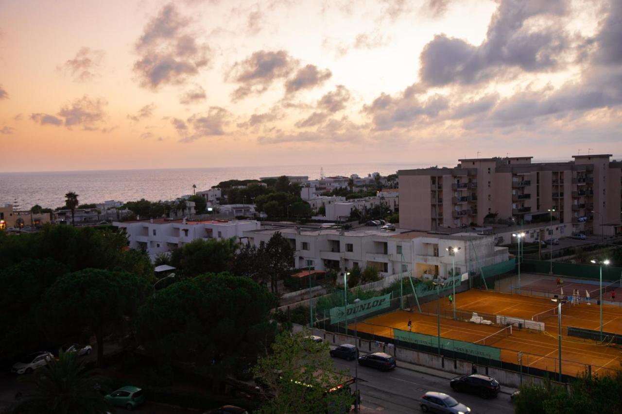 B&B Miramare Suite تارانتو المظهر الخارجي الصورة